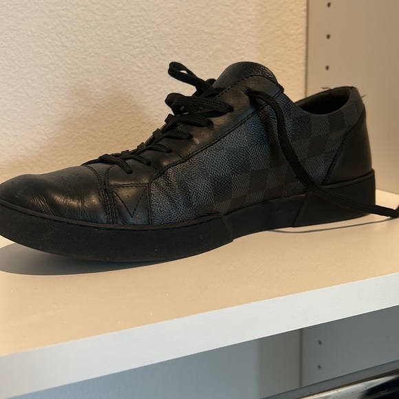 Size 11 in great shape . Bought at Louis store - Picture 3 of 8